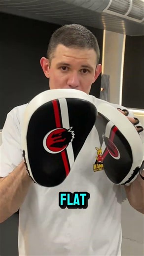 Mitt holding tips #boxing #boxingtraining #boxinglife #boxingworkout #padwork #padworktraining