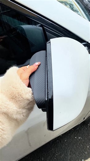 No More Blurry Mirrors: Rain Eyebrow Round Mirror