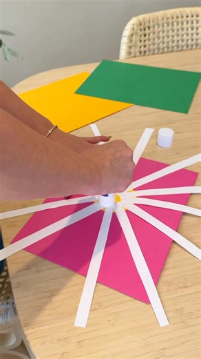 298K views · 2K reactions | kaaylaannee shares a fun flower-making...