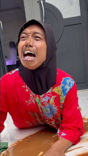 Gara gara minta duit ga di kasih emak