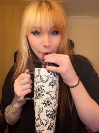 it takes one to know one #transgender #trans #tgirl #lgbtq #lgbt🌈