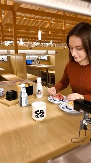 くら寿司 KuraSushi 藏壽司 쿠라스시 | Thepattern of life seen through sushi🍣 お寿司が見ている人生模様 #くら寿司 #回転寿司 #寿司 #ビッくらポン 無添加 藏壽司 迴轉壽司 壽司 日本旅遊 kurasushi conveyorbeltsushi sushi... | Instagram