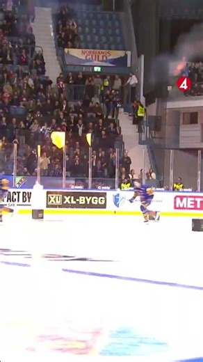 ”BUGA ER HÄR ÄR DIF” Djurgårdens IF tifo i mot Malmö Redhawks.
