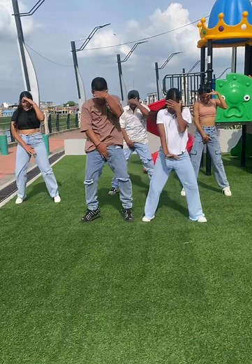 Explore the New EoO Dance Trend by Bad Bunny