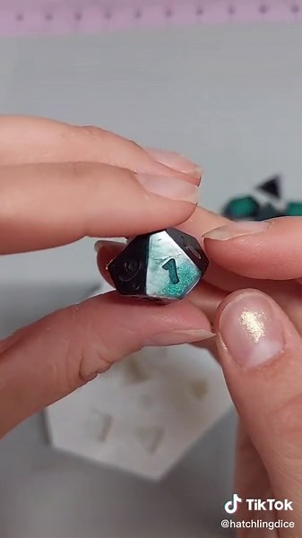 Color shift set 1. #dnd #dice #resindice #dicemaker #resin