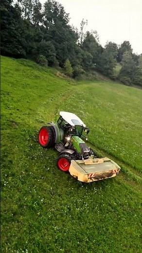 Fendt Vario 210 mit Krone EasyCut F320 Frontmähwerk #farming #edit #fendt #fendtpower #steilhang
