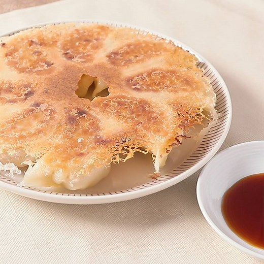 ジューシー 羽根つき餃子 作り方・レシピ | クラシル