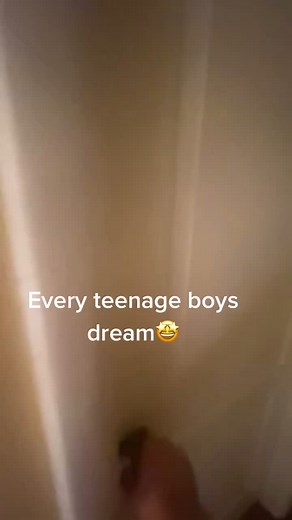 Teenage Boy's Dream House Tour | Bathroom Exploration