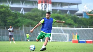677K views · 46K reactions | Enjoy a closer insight into our pre-season preparations ahead of the 2023/24 season! Watch as new signings Sahal Abdul Samad, Jason Cummings, Anirudh Thapa and others get going under Juan Ferrando! #MBSG #JoyMohunBagan #আমরাসবুজমেরুন | Mohun Bagan Super Giant | Facebook