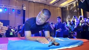 Vidéo. Huit heures de "planche", un nouveau record du monde