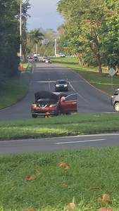 9.2K views · 4.3K reactions | ¡Esto fue en la mañana en Cupey! El conductor esta bien gracias a Dios, solo daño material. ¿Que creen que pudo pasar? | CJ PESCA - Oficial | Facebook