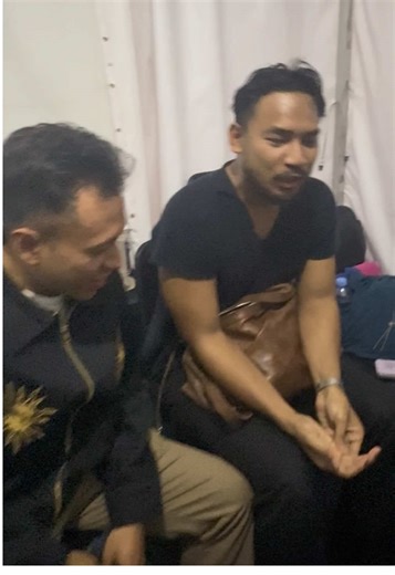 Backstage Moments: Reality Show Feel with Feasts