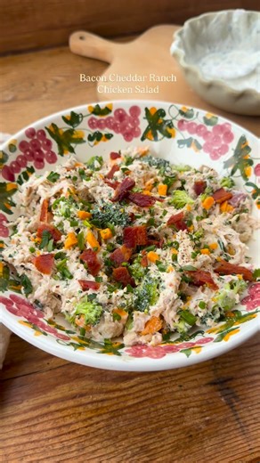 Best chicken salad possibly ever? Perfect balance of savory flavors, crunchy texture, tangy ranch, and no mayo! Will 100% be meal prepping this weekly! 2 chicken breasts Olive oil Salt and pepper For the ranch: 3/4 cup plain Greek yogurt 1/2 tbsp apple cider vinegar (or sub lemon juice) 1/2 tbsp honey 1 tbsp water 1 tbsp chopped parsley 1 tbsp chopped dill 1 tbsp chopped chives 1 tsp garlic powder 1 tsp onion powder 1/2 tsp sea salt 1/4 tsp black pepper Salad ingredients: Cooked chicken, shredde