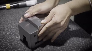 QGG Precision Toolmakers Vise Grinder Precision Vise Flat Tongs Used for Surface Grinding Machine Milling Machine EDM Machine (2.5" Width)