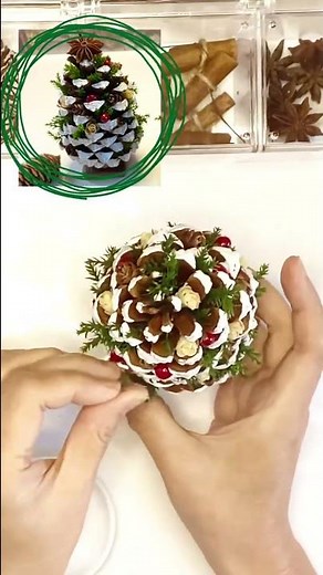How to make a pine cone Christmas tree [Easy! ] #Christmas arrangement #Christmas gift #shorts