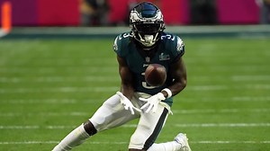 Ex-Eagle Signs With NFC East Foe to Close Out 2nd Week of Free Agency