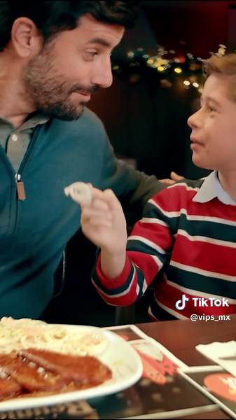 Celebra la Magia de la Navidad en Vips