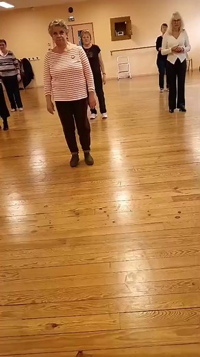 Un court extrait de la séance de danse en ligne de ce matin ☺️ | Brax en Forme