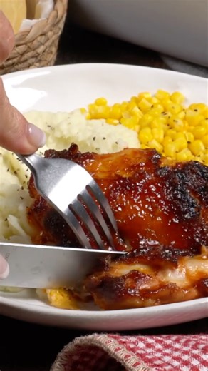 These oven-baked BBQ chicken thighs come out tender, juicy, and loaded with smoky-sweet flavor — the perfect family dinner any night of the week. Comment RECIPE and I'll send it right to you! 🔗https://urls.grow.me/i5KCgIDgQ8 | Butter Your Biscuit