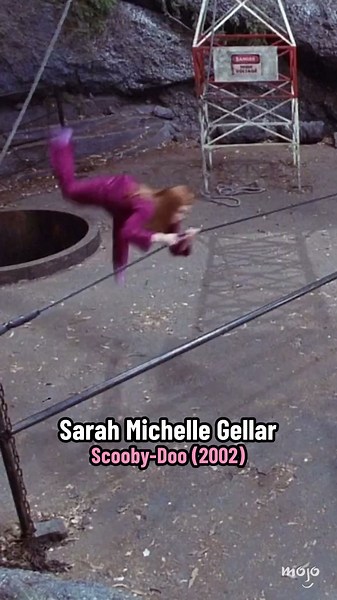 Comparing portrayals of Daphne in Scooby Doo