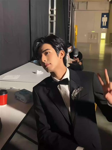 Song Wei Long's New Release: Love for You