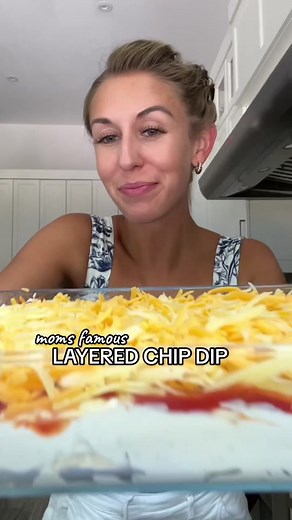 RECIPE HERE ✨⬇️ My mom’s famous layered chip dip was always the talk of the party & now I’m sharing her easy recipe with all of you! 🧀 What you’ll need: 🧀 sour cream 8oz 🧀 cream cheese 8oz (get a herb or chive cream cheese) 🧀 mild salsa 20 oz 🧀 cheddar cheese 16oz (you can use marble too) Mix softened cream cheese and sour cream to a bowl. Add as the bottom layer of your dip to the dish you’d like your dip in. Add salsa as your next layer. Add freshly grated cheese as the top layer. Serve i