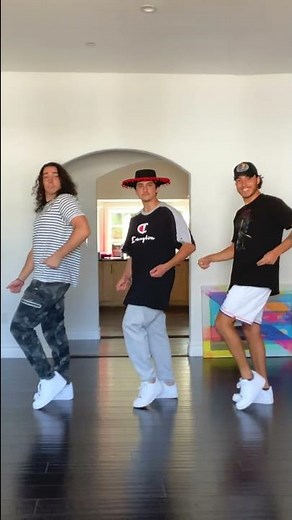 3 sexy boys dancing 2 sexy