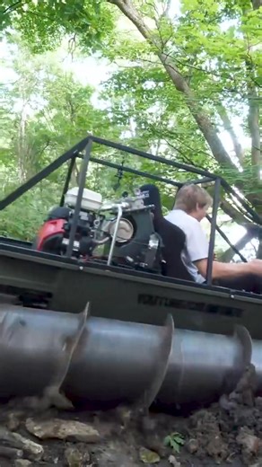 Building a unique tank: land to water! #screwtank #diyproject #homemade #waterfun #landtowater #engineering #maxarmfield #innovation #hydraulics #tanktread | Colin furze