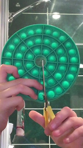 Part 2 of cutting my fidgets ☺️#forya#fidgets#viral#fyp#cut#cutting#fidgettoys