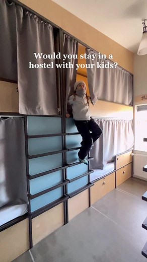 If you havent considered staying in a hostel when traveling with your kids you should reconsider! Some hostels are perfect for families! #icelandwithkids #familytravel #icelandroadtrip
