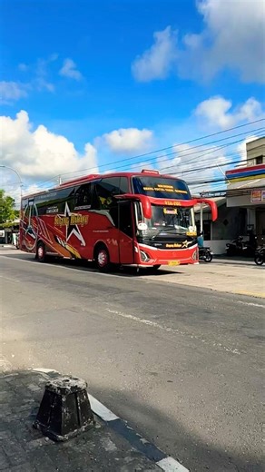 Bus Sugeng rahayu otw Bandung #busmania #basuri #busbasuri #reels #fyp