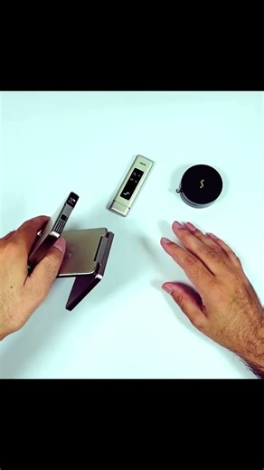 Aurzen ZIP Tri-Fold Projector — True Portability with Sharp Visuals