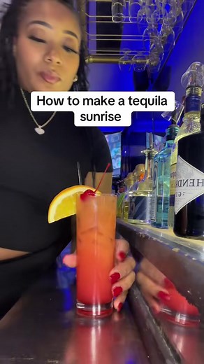 How to Make a Tequila Sunrise Cocktail