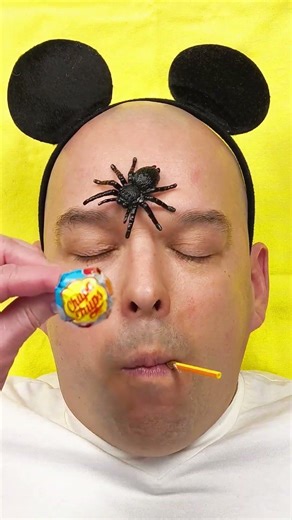 Happy family: Mickey Mouse Chupa Chups. ✨🐭🍭#spider #face #chupachups #candy