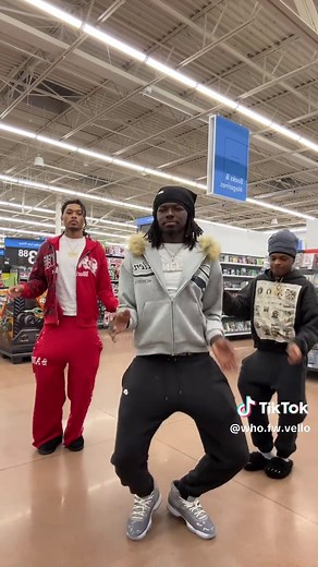 Baby girl I’m sorry I got a low iq (dc:🙋🏾) #vello #him2 #akeesavv #blowthisup #fypシ゚viral #trending