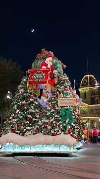 A Christmas Fantasy Parade - Santa Scene #Disneyland #Christmas #Parade