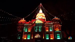 A Nebraska town’s 101-year-old Christmas light tradition
