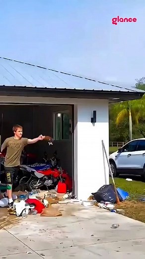 With Glance, the cosmos is at your fingertips. Explore now! Follow us for more videos. . . . . #Glance #Glancelockscreen #androidusers #androidfeatures #technology #innovation | Glance