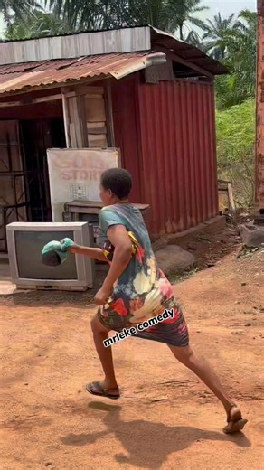 The moment she realized the customer is a mad man | Mrleke Comedy