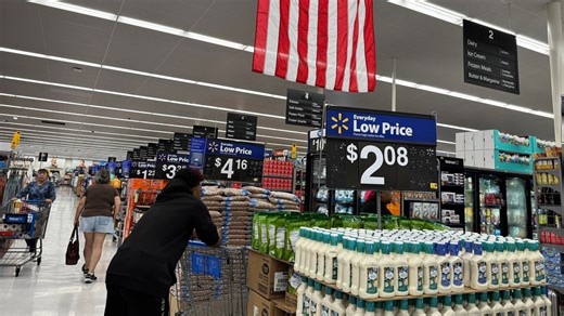 GDP beats expectations; 'I'm amazed by the American consumer,' economist says