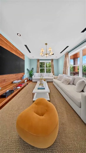 Discover Rosewood Retreat: A Stunning Home Tour on Palm Blvd! 🌸🏡
