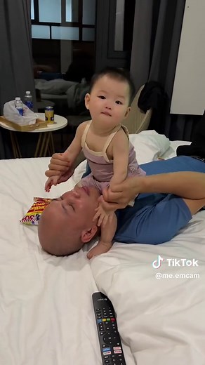 Cam cùng Ông Ngoại đi học tiktok.😄😄#lemuixinh #ongngoai