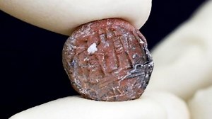 Rare, 2,700-year-old clay seal discovered in Jerusalem