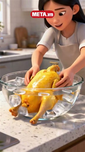 Mẹo luộc gà vàng óng, da giòn cúng giao thừa | META.vn