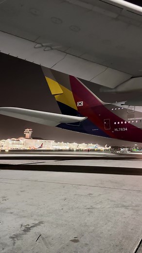 Massive A380 Pushback at LH453 Flight Status