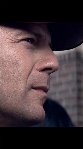 He Saw the Gun Before It Was Even Drawn 🔍🔫 | Unbreakable (2000)