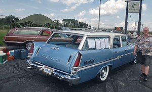 This 1958 Chrysler New Yorker Is a Rare Wagon With Old-School Hemi Muscle