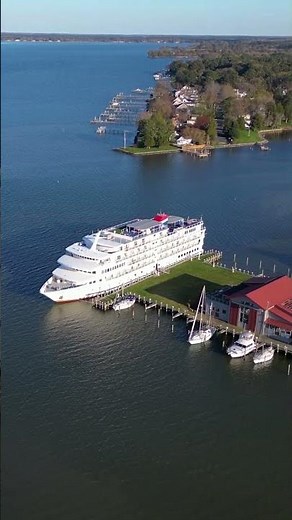 Sailing through St. Michaels, MD