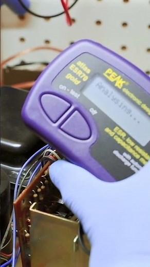 It's satisfying to replace faulty caps #vintageaudio #stereorepair