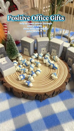 These cute polar bear gift boxes are tiny but powerful —— perfect for office desk motivation. 💪💪💪 Who wouldn’t want a cute reminder to keep going at work?😍❄️🐻🎁#coworkergifts #christmasgift #minifigure #emotionalsupport #tiktokshopblackfridaysale